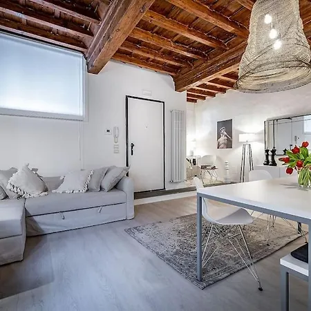 The Checkmate's House In * Florence