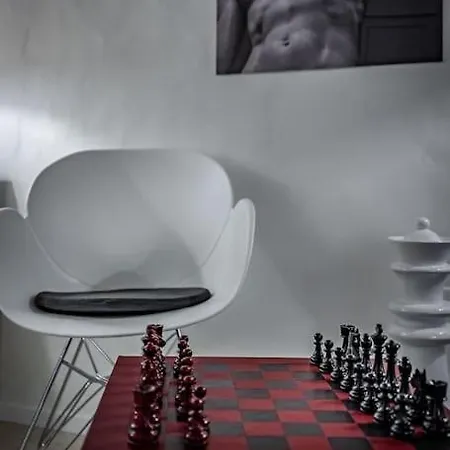 The Checkmate's House In Florence